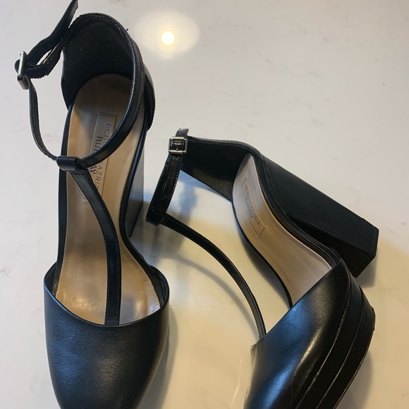 Michael Kors Runway shoes - Picture 3 of 5